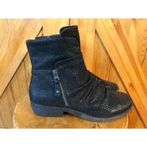 OTBT Yokel Womens Sz 10M Shoes Black Leather Comfort Zip Up Ankle Career Boots
